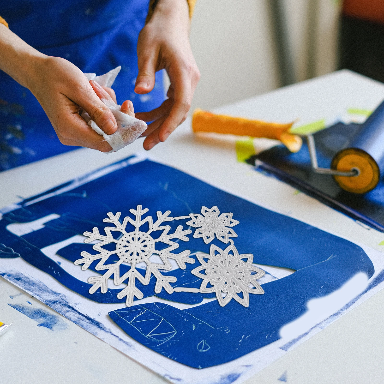 

3pcs Snowflake Cutting Dies Carbon Steel Xmas Stencils DIY Scrapbook Paper Embossing Wedding Gift Decor Templates Family