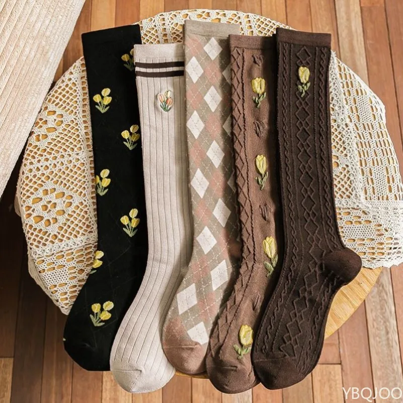 

5 pairs Fashionable versatile lace socks women's mid length socks cotton new spring autumn casual comfortable long socks ﻿