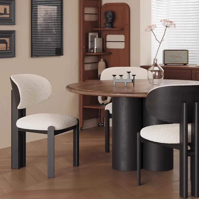 Mesa de jantar e cadeiras de madeira maciça, simples e moderna, sala de estar, jantar, banco traseiro, bolsa macia, lã de cordeiro, luz, luxo, lazer