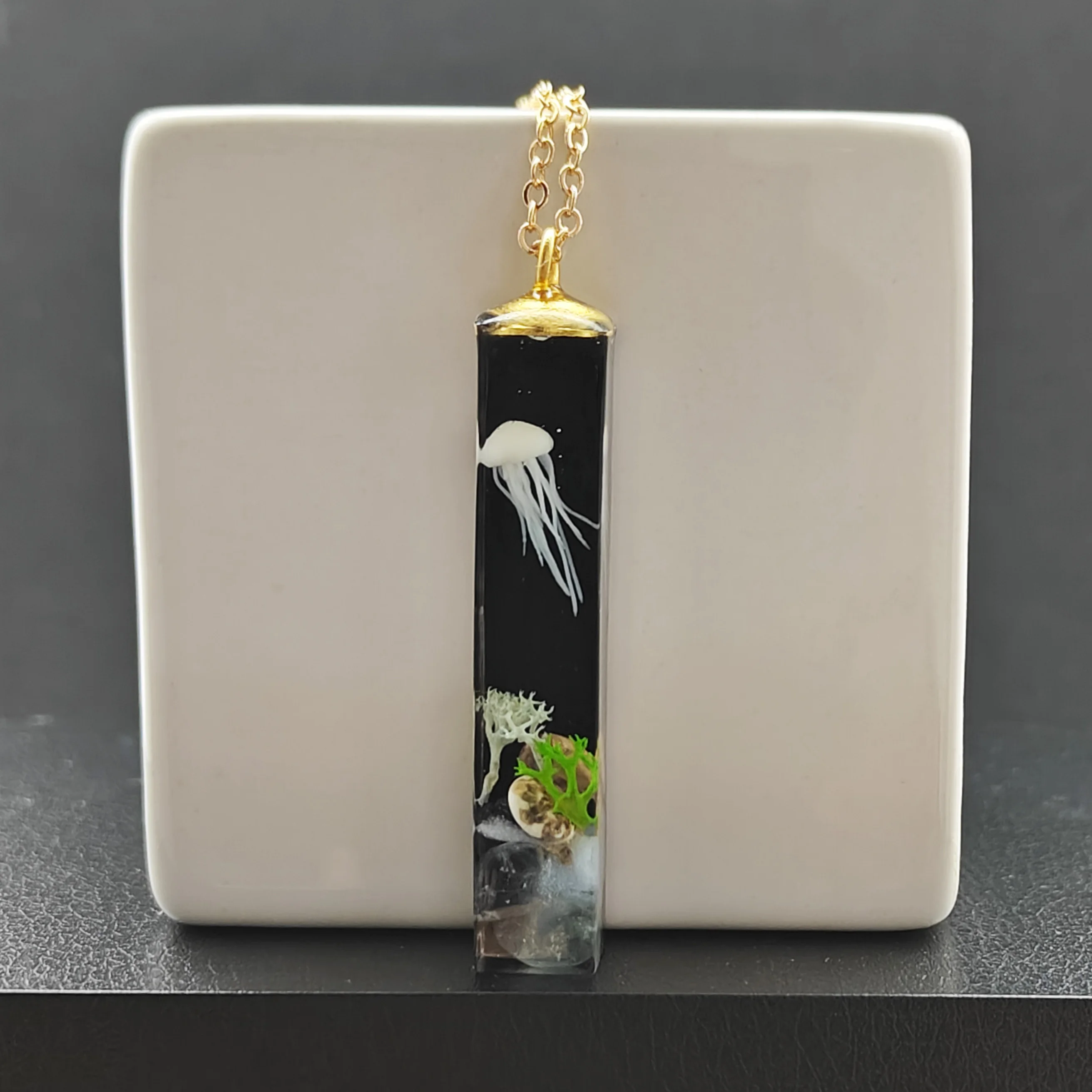 Jellyfish 3D Deep Sea Black Cube Resin Pendant Gold Color Long Chain Necklace Women Boho Fashion Jewelry Bohemian Handmade