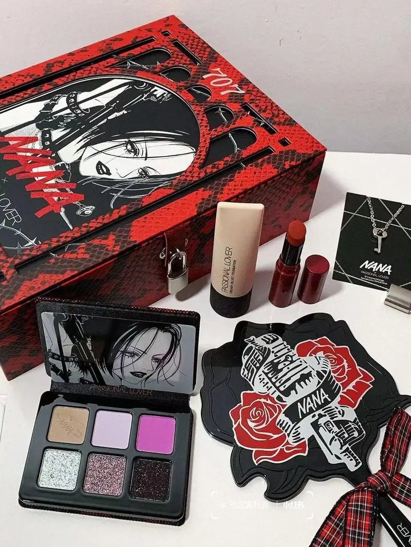 Anime Nana Nome congiunto Confezione regalo per trucco Hot Girl Rossetto Fondotinta Palette di ombretti Set Regalo cosmetico per ragazze sexy a