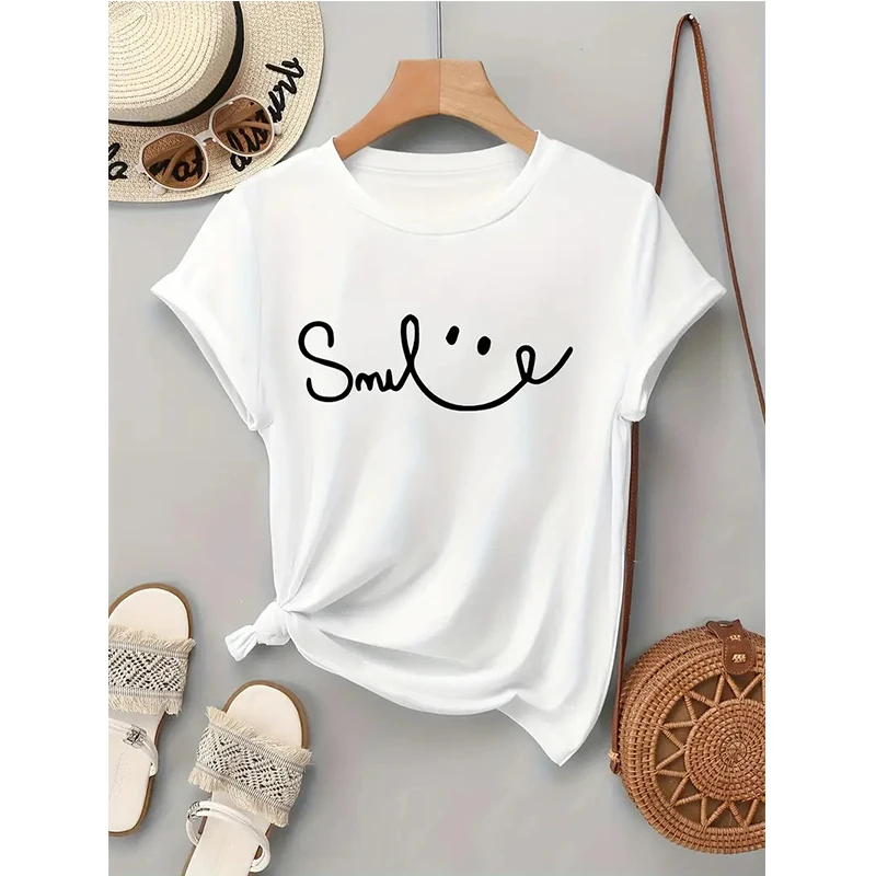 レディース半袖Tシャツ、スマイルレタープリント、90年代風クルーネックTシャツ、オールシーズン対応、カジュアルゴシック、Y2K風Tシャツ