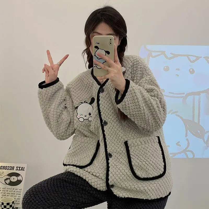 

Женский пижамный комплект Sanrio Hello Kitty, одежда для сна из кораллового флиса для дома, модная японская одежда с героями мультфильмов, новинка, осенне-зимняя теплая и толстая одежда