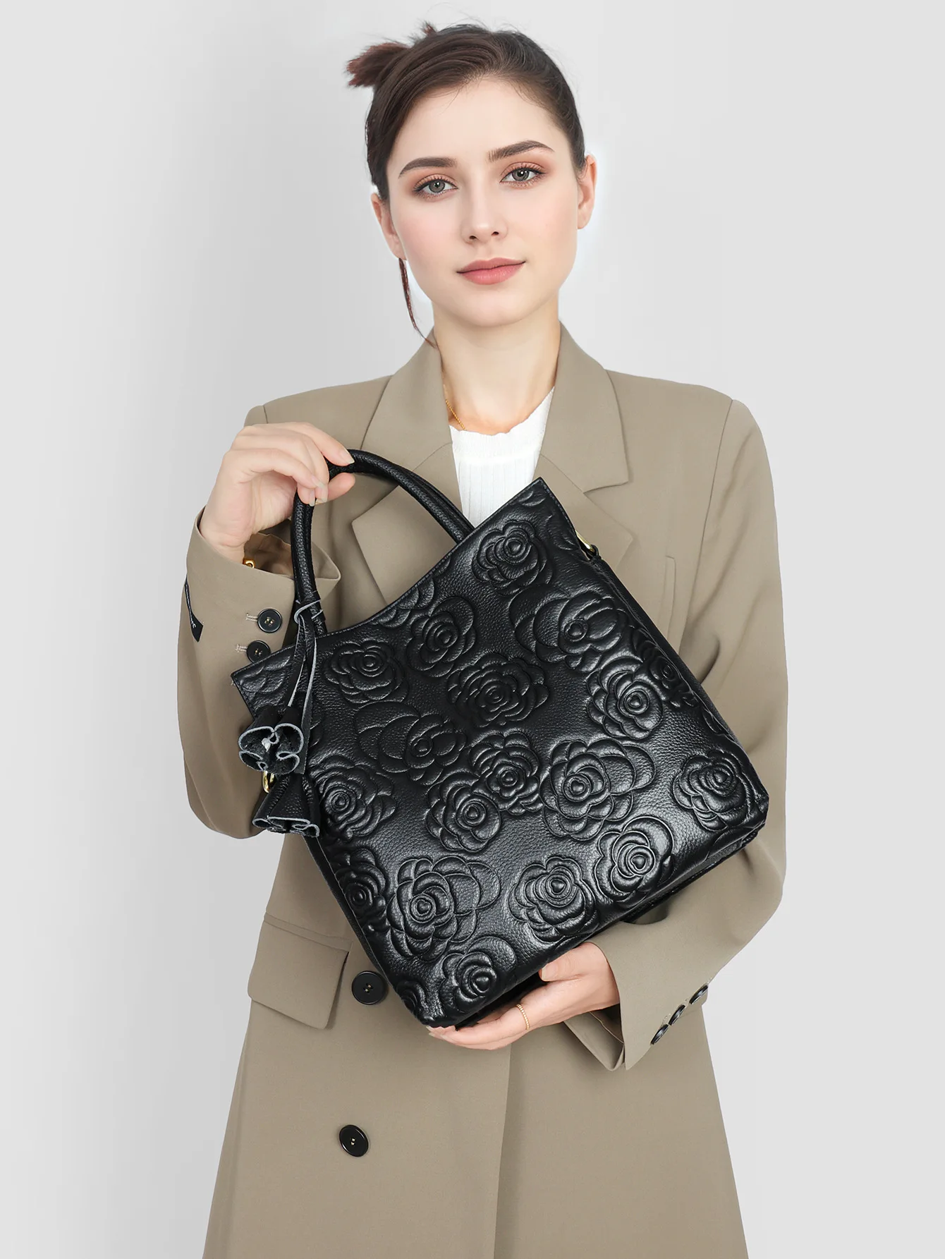 Mature And Elegant Women Handbag 2026 New Large Capacity Crossbody Bag Versatile Genuine Leather Rose Senior Sense Shoulder Bag