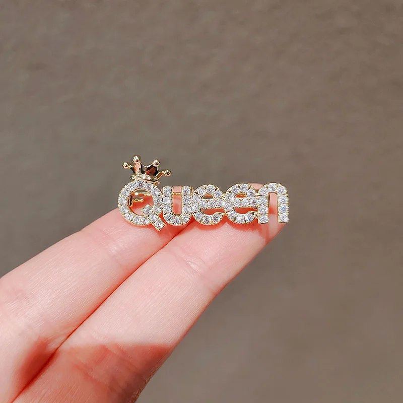 Cute Rhinestone Queen Brooches For Women Girls Kids Crown Letters CZ Crystal Party Label Pins Trendy Buckle 2024 Jewelry Gifts