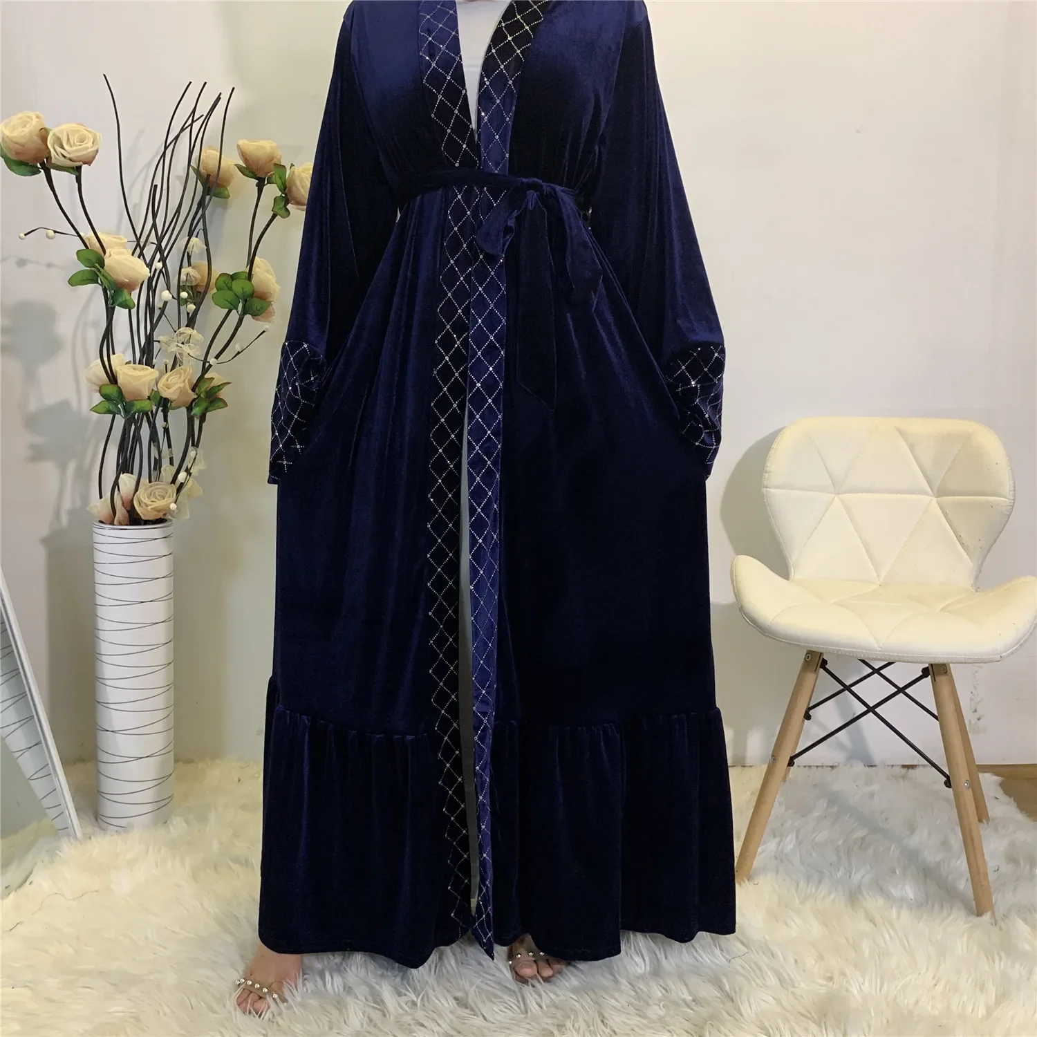 

Autumn and Winter Long Sleeve Abayas Corduroy Velvet Cardigan Abaya for Women Solid Warmth Muslim Dress Women Eid Caftan Evening