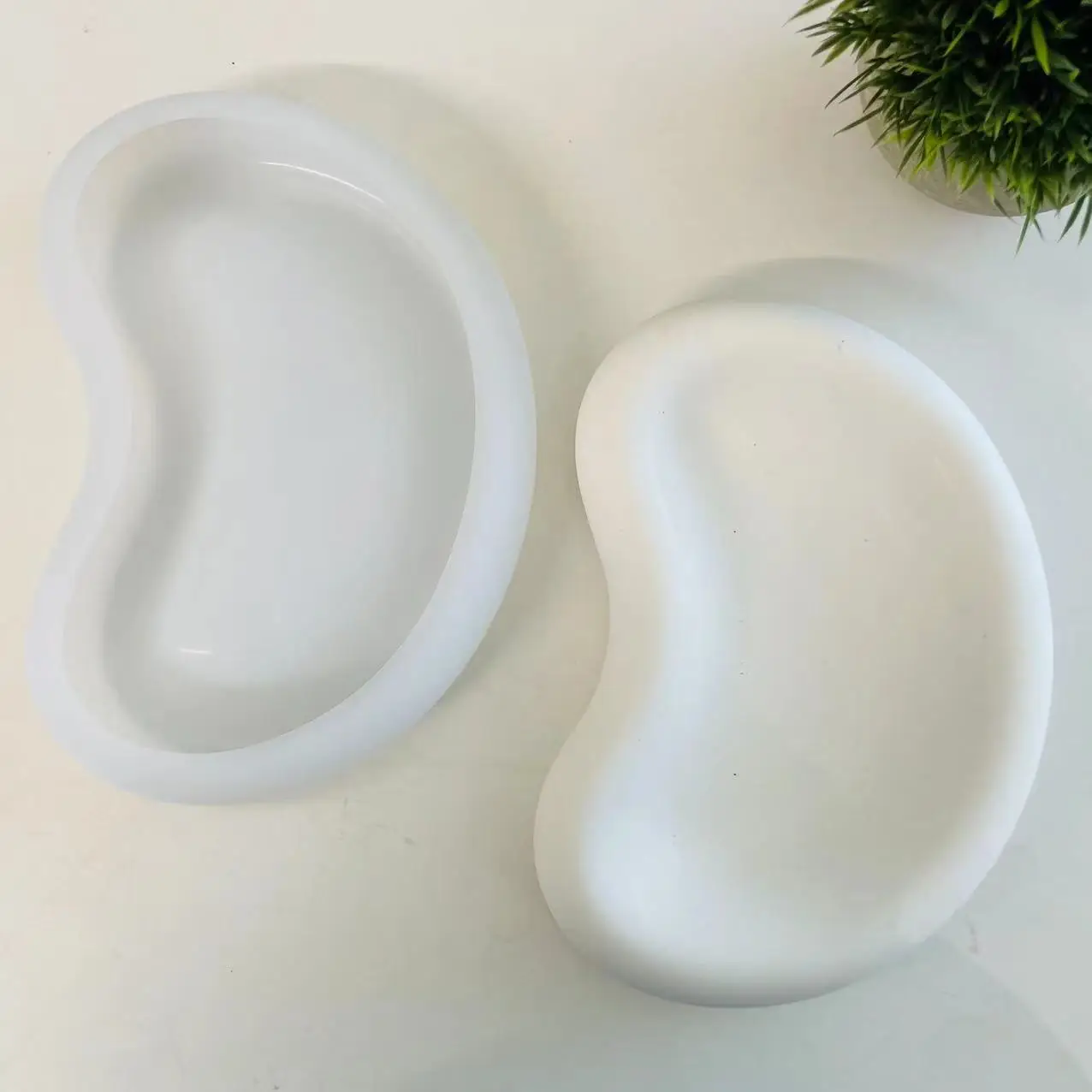 Pea Shape Oval Tray Silicone Mold DIY Handmade Oval Cement Plaster Epoxy Resin Mold Jewelry Display Panel Mould