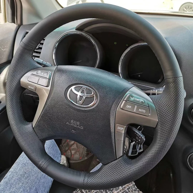 

100% подходит для Toyota Fortuner 2011-2015 Hilux 2011-2015, автозапчасти, прошитый вручную черный чехол на руль из натуральной кожи