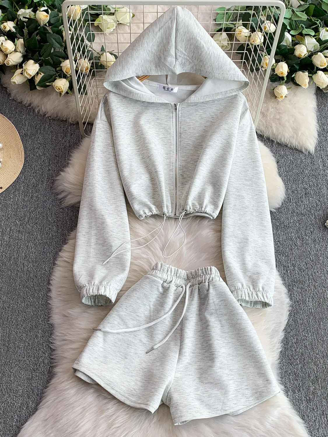 Set Pakaian Olahraga Modis Wanita Kasual Jaket Hoodie Resleting Berikat Pinggang Celana High Waist Pelangsing Set Dua Potong Santai