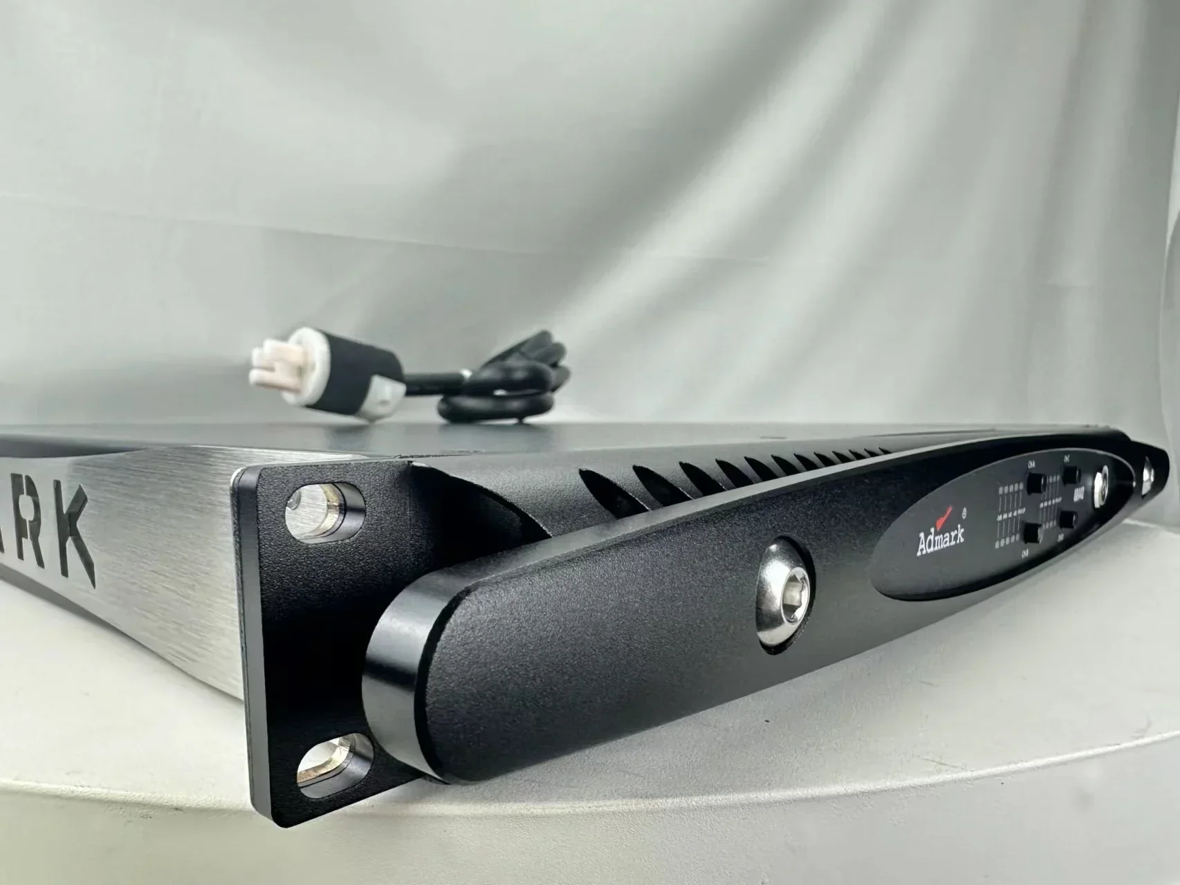 Penguat iklan AD442 wajah baru