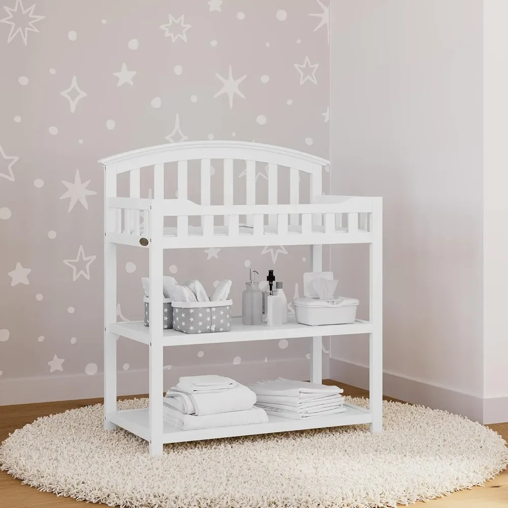 طاولة تغيير Graco الساخنة مع وسادة تغيير مقاومة للماء (أبيض) - معتمدة من GREENGUARD Gold، تغيير حضانة متعددة التخزين