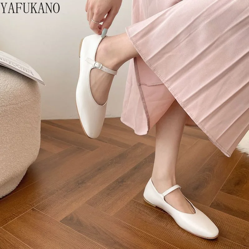 Soft Bottom Girl Flat Shoes Simple Retro 2024 New Fairy Style All-match Gentle Single Shoes Buckle Strap Small Leather Shoes