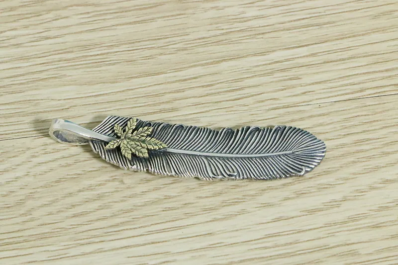 Wholesale S925 Sterling Silver Personalized Maple Leaf Indian Long Feather Pendant for Men and Women, Light Luxury, Small and Po