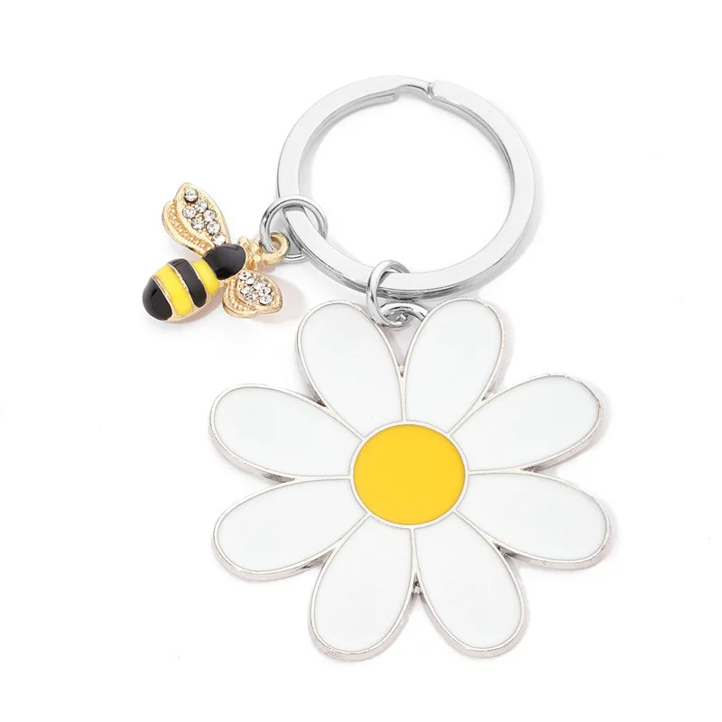 Cute White Daisy Keychain Enamel Crystal Bee Metal Keychains Pendant Purse Bag Decoration Women Girls Flower Charm Accessories