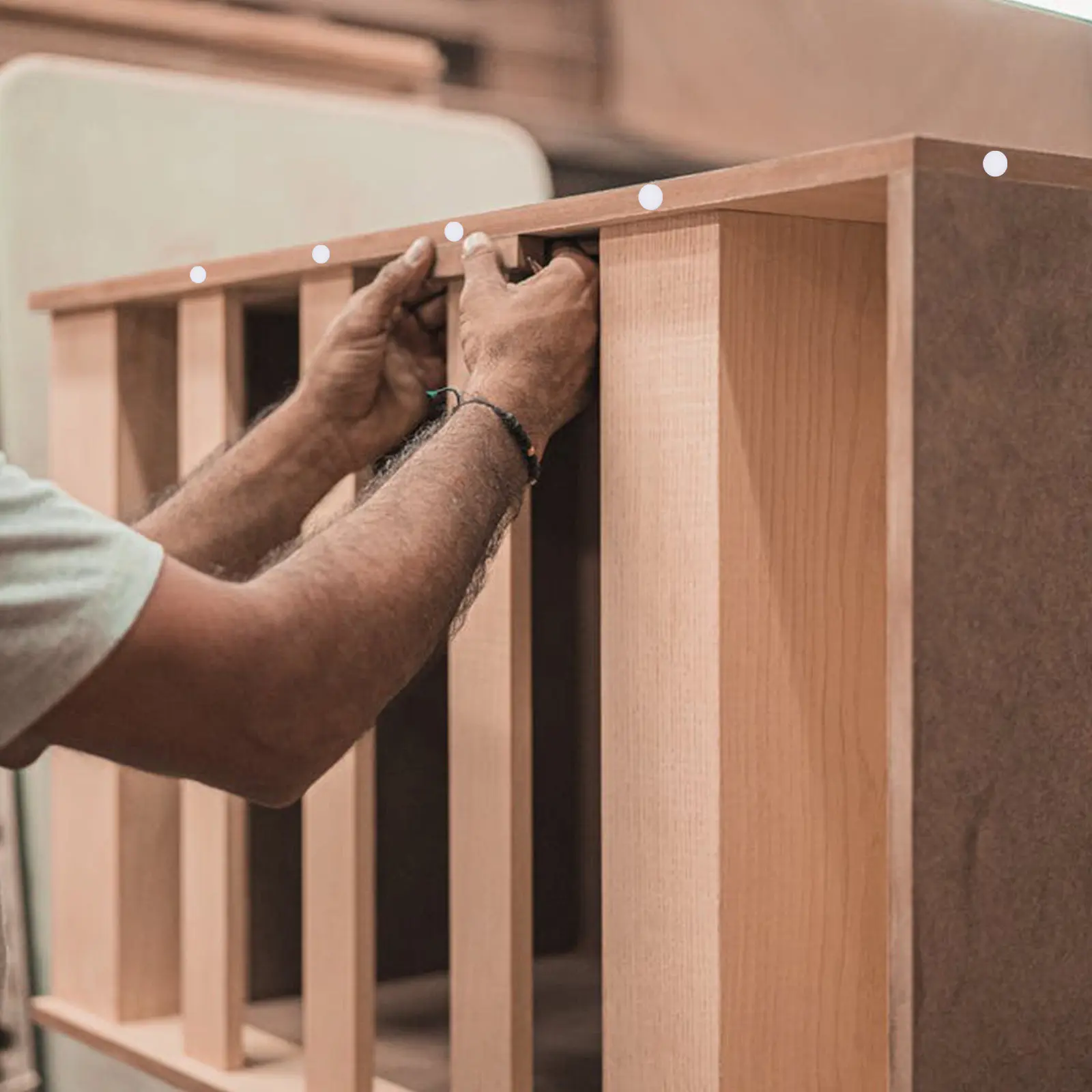 200Pcs Locking Plastic Hole Plugs Furniture Screw Hole Covers Cabinet Holes Sealing Cushioning Vibration Dampening