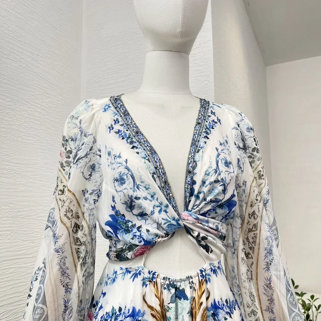 Neue mehrfarbige Seiden-Cut-Out-Midi- und Minikleider für Damen mit weißem Blumendruck, Größe läuft größer