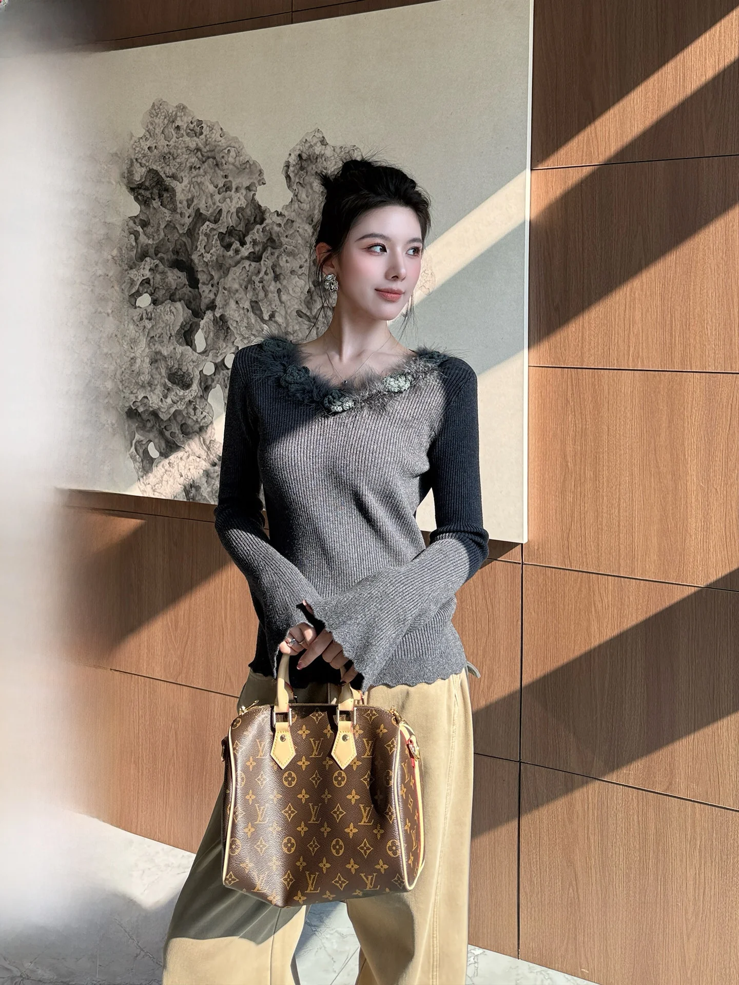 

High Quali Anti-Ball Knitted Sweater Unique Beautiful 3D Flower Collar Inner Wear Outer Wear Soft French Sle Long Sve ...