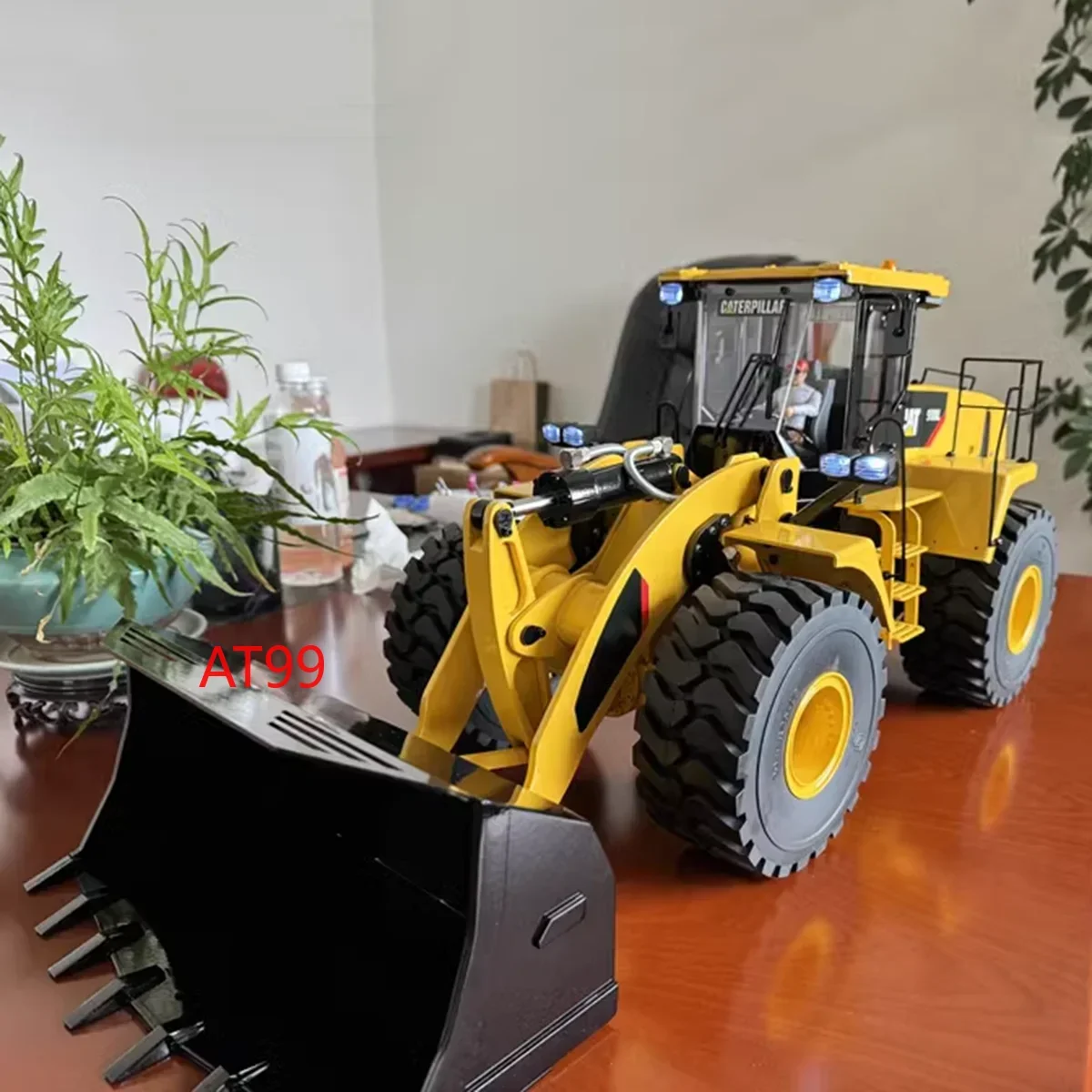 980L Loader 1/14 RC Loader Hydraulic Wheel Loader Metal Model with Light Sound System Boys Remote Control Car Toys in Stock