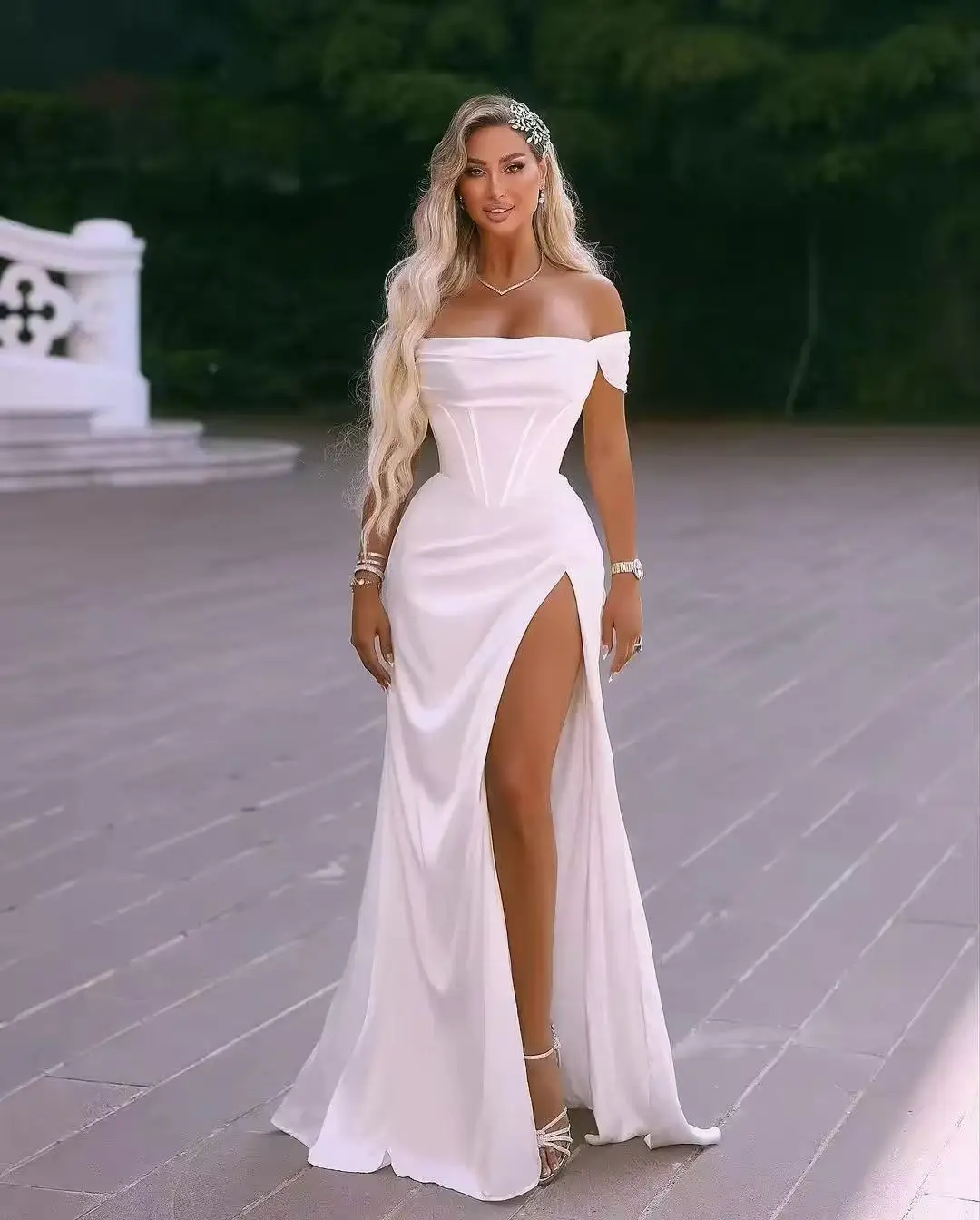 

Elegant Off The Shoulder Mermaid Wedding Dress Strapless Pleat Side Slit Open Back Bridal Gown Train Vestido De Noiva Customized