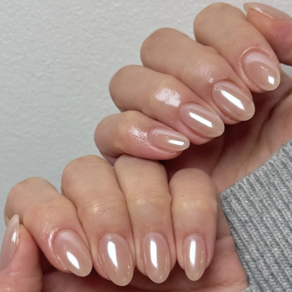 

Pearlescent Shiny Nude Solid Color Nail Art Fashion Sparkling Almond False Nails Detachable Finished Fake Nails Press on Nails