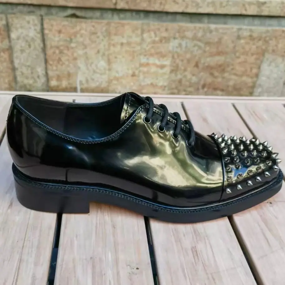 Silver Rivets Decorate Round Toe Men’s Loafers Black Patent Leather Shoes Red Sole Lace-Up Chunky Low Heels Business Gentleman