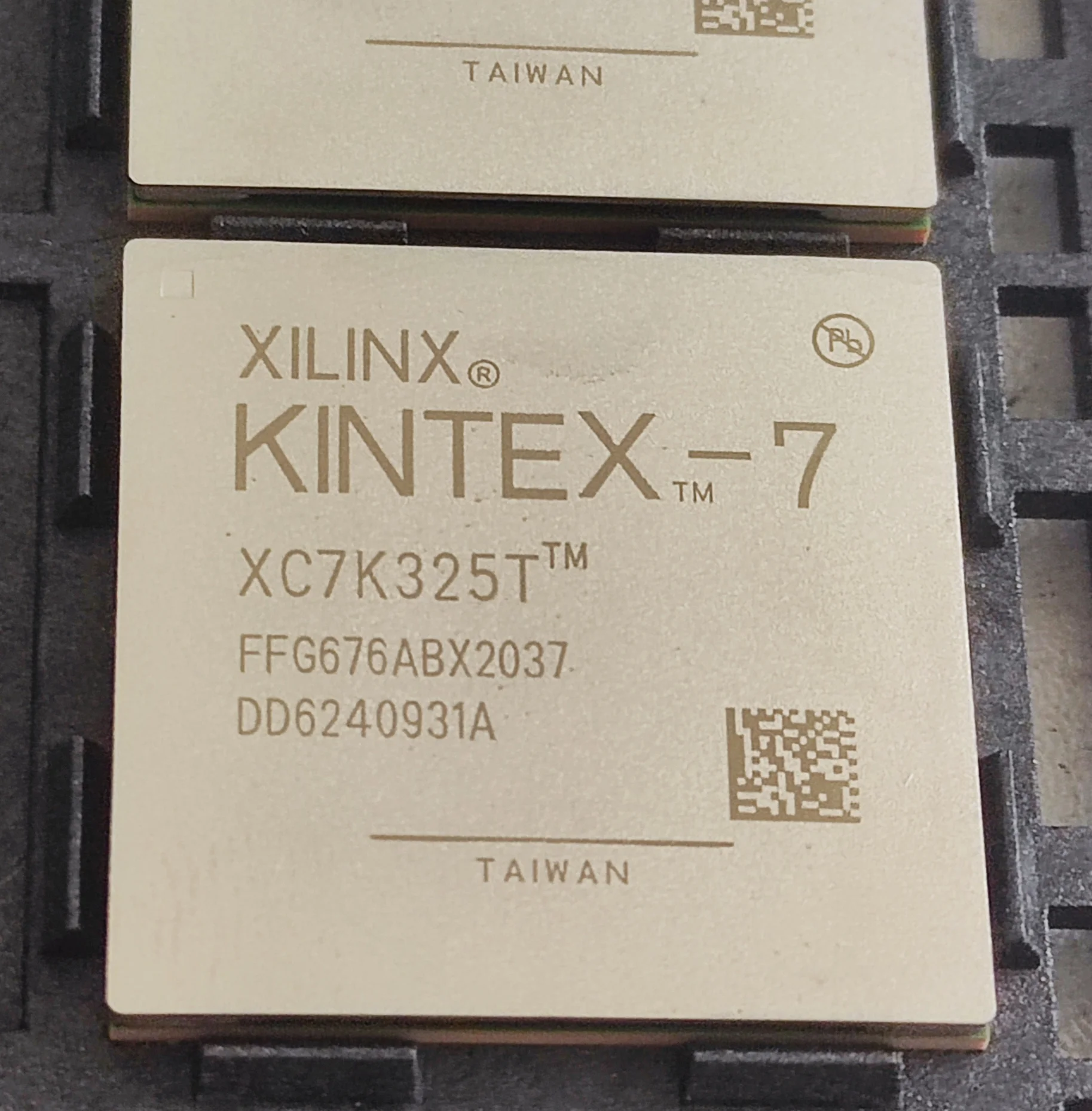 

1 ~ 10 шт./лот XC7K325T-2FFG676I/C XC7K325T-1FFG676I/C BGA 100% новый оригинал.