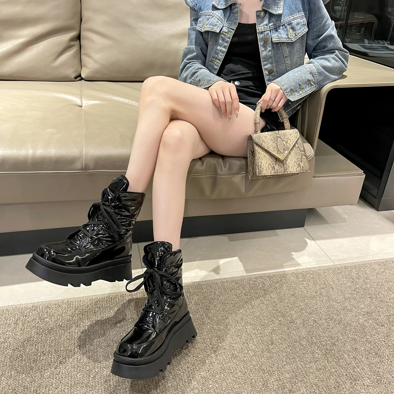 Laarzen Platte Platform Ronde Neus Veterschoenen Australië Schoenen Laarzen-Dames Winterschoenen Klompen Halverwege De Kuit Sneeuw 2023 Dames Lolita Rock Hi