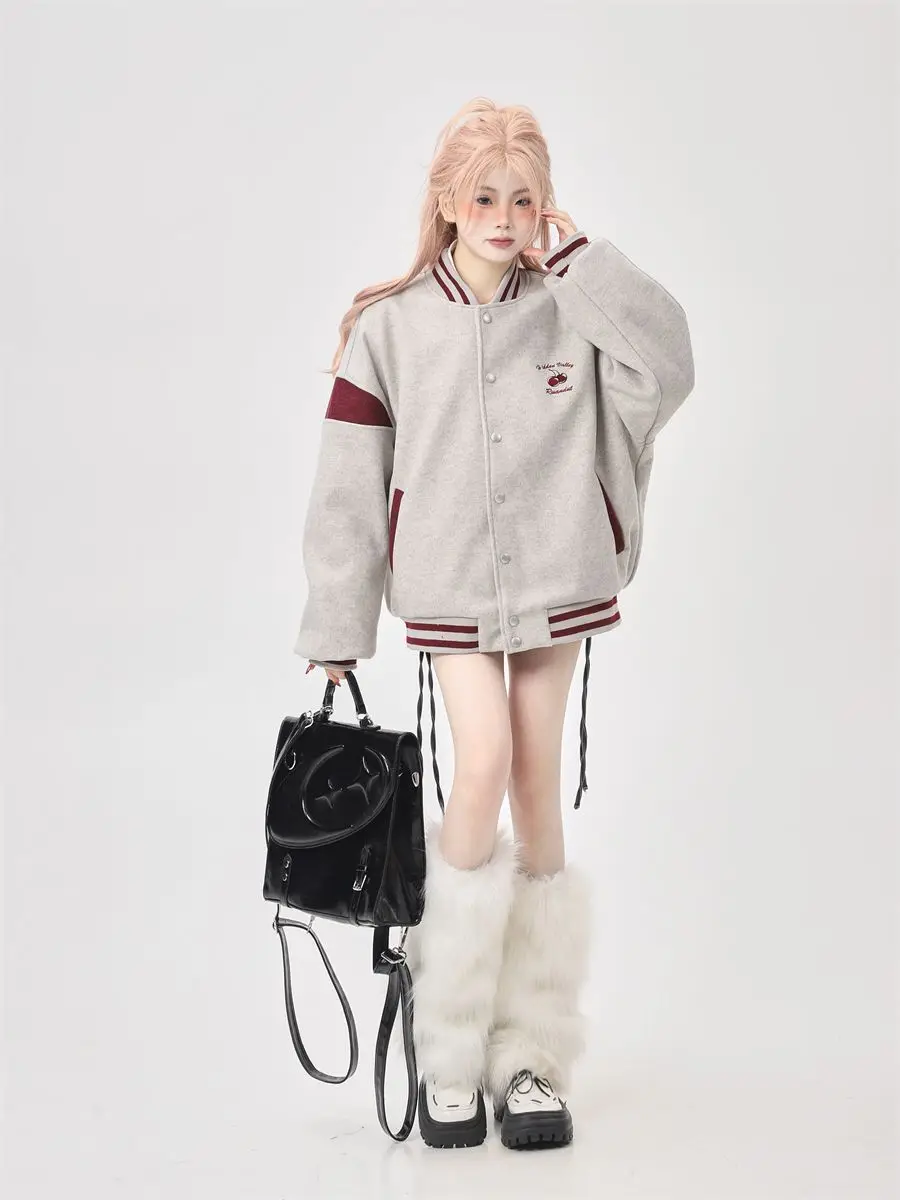 ​ Elegante giacca da aviazione trapuntata grigia da donna 2025 Cappotto da pilota leggero e ampio con pannelli in tessuto a contrasto ​