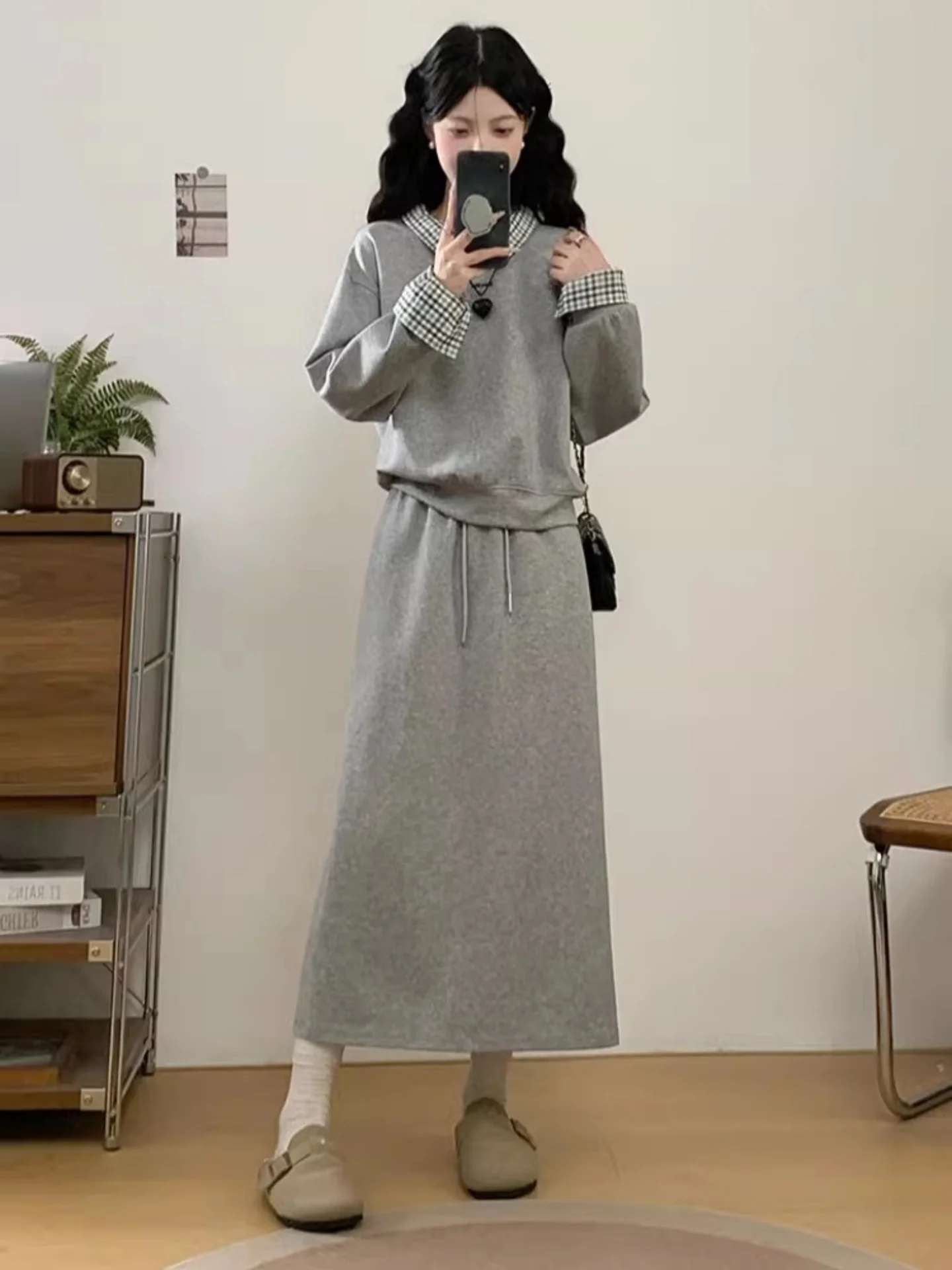 

Комплект из свитшота и юбки в клетку для женщин больших размеров, весна 2026, повседневный, удлиненная юбка А-силуэта, костюм-двойка