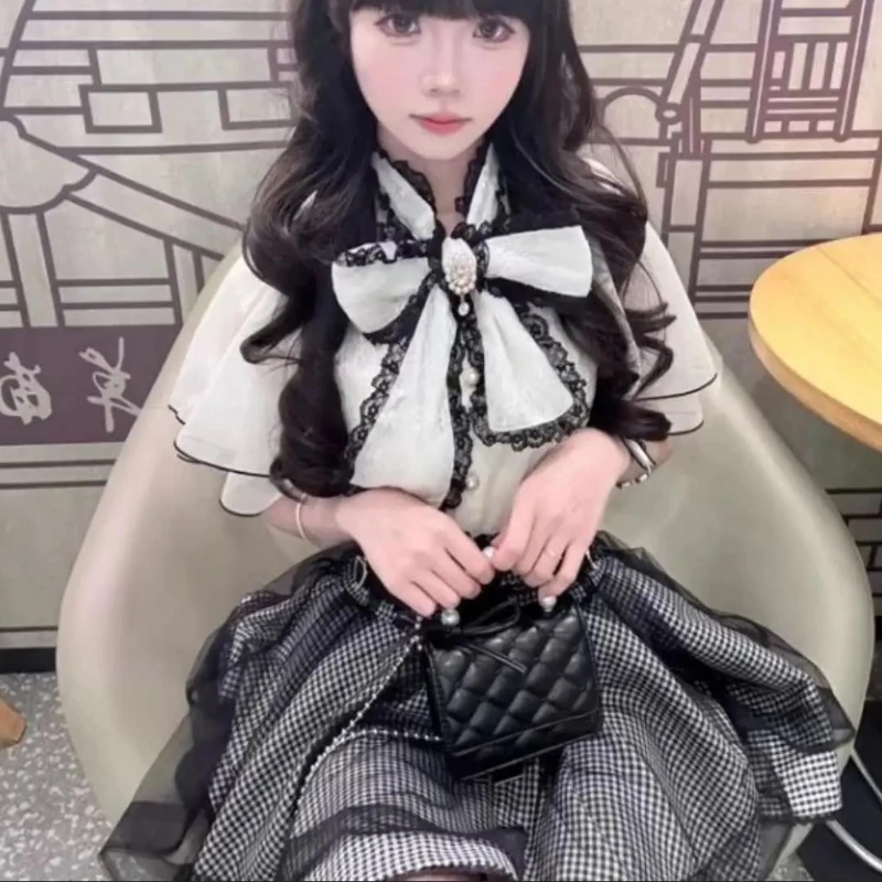 新しい美的感覚の和菓子風2点セット レディースデザイン リボン付きY2Kシャツトップス＋シックな格子柄スカート 原宿レトロファッション ロリータ風衣装