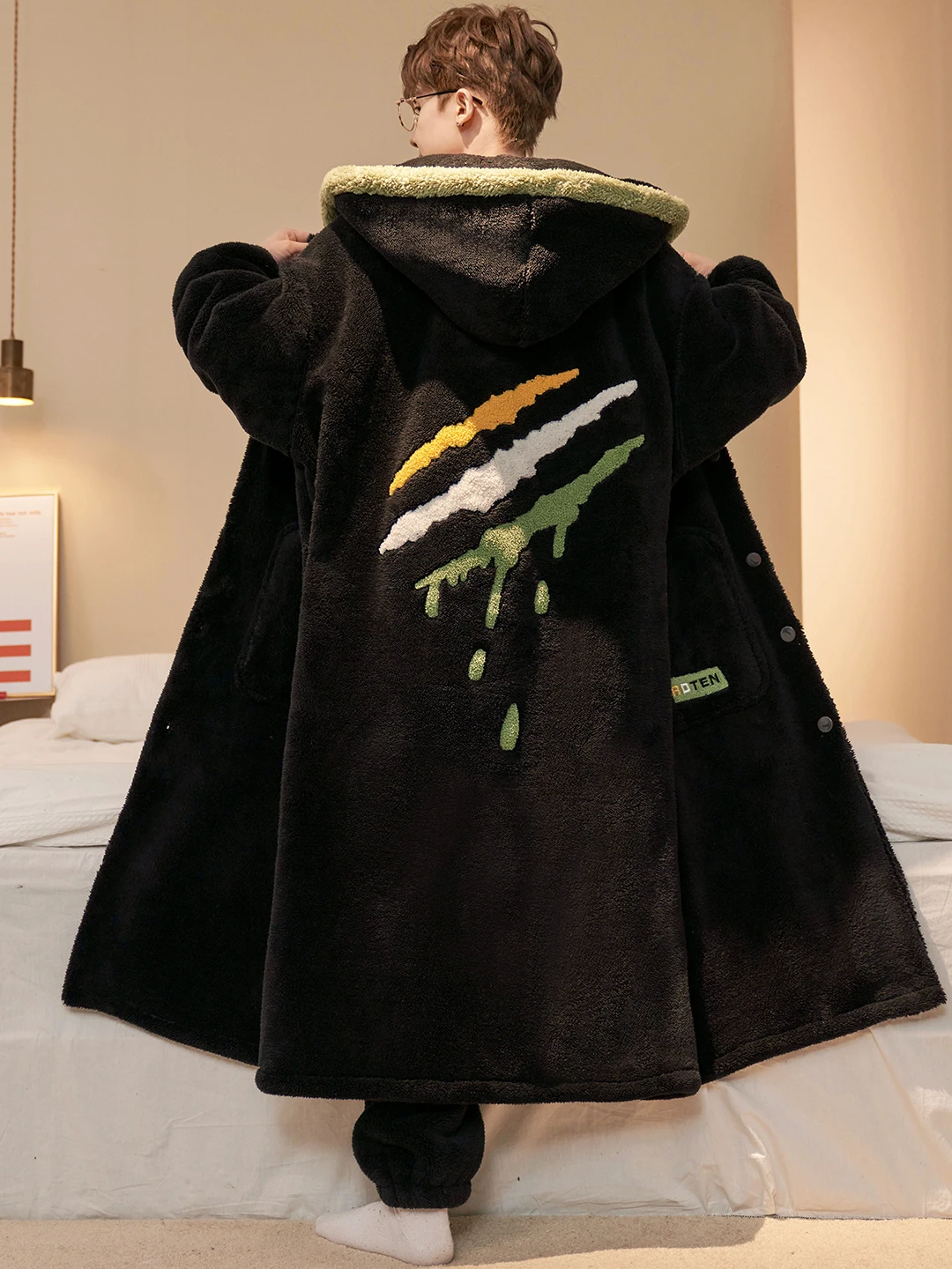 vestaglia-da-uomo-in-pile-corallo-con-cappuccio-lunga-spessa-invernale-abbigliamento-da-casa-calda-assorbente-in-tessuto-di-poliestere-chiusura-con-bottoni