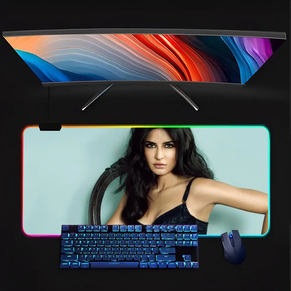 

Коврик для мыши Katrina Kaif, клавиатура, RGB ПК, геймерский светящийся резиновый коврик, милый мультяшный игровой компьютер csgo lol pubg