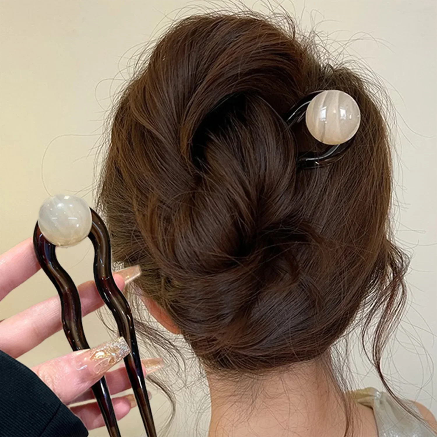 

1pcs Ladies' round beaded retro U-shaped hair clips, fashionable hair accessories, headwear, styling accessories, hairpins