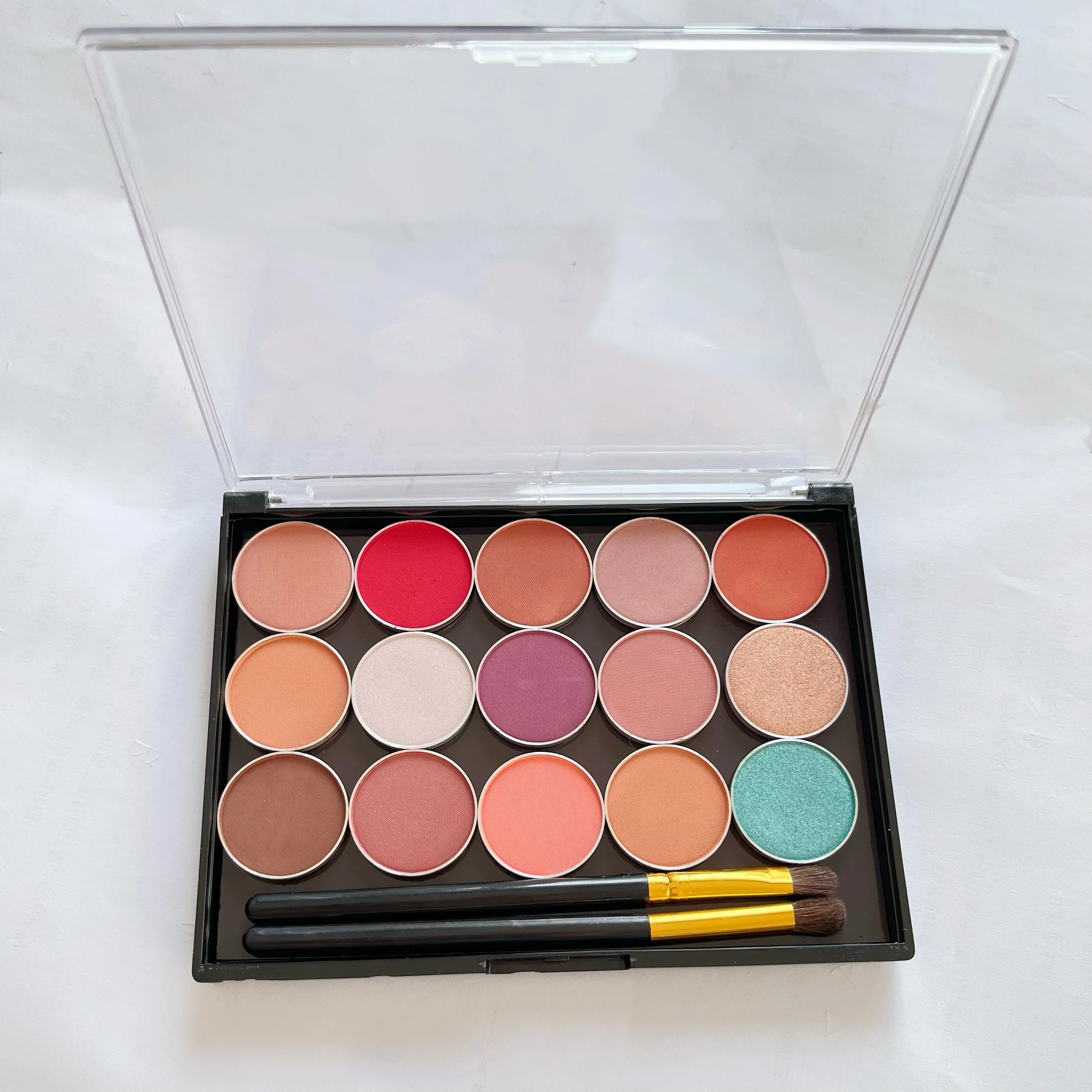 Medium Size Empty Magnetic Plastic Cosmetic Makeup Palette for Eyeshadow Lipstick Blush Powder