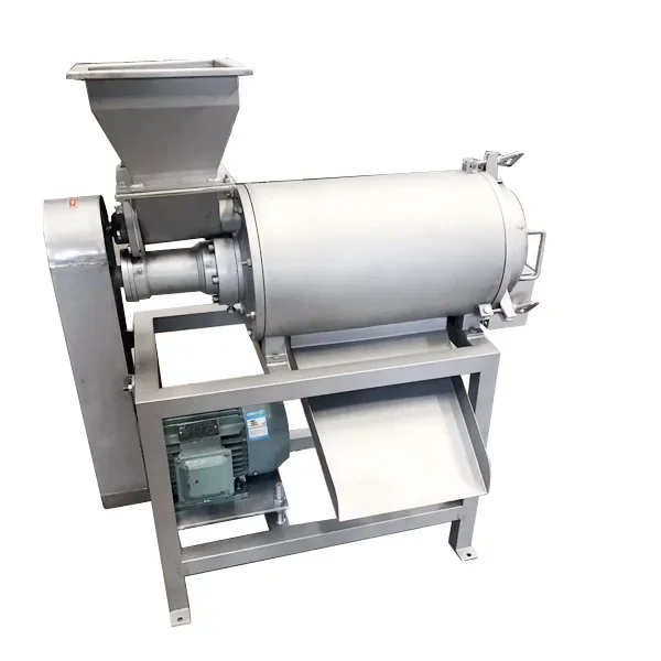 Fruit beating machine / pulper / pulping machine