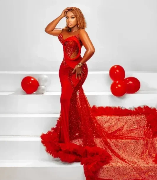 Gorgeous Red Sheer Neck Ruffles Mermaid Sweep Train Evening Gowns Women Formal Wear Party Dress Sequined Prom Dresses