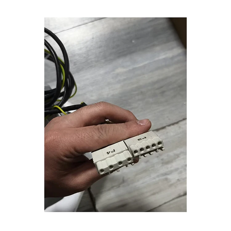 Motor síncrono de imán permanente para operador de puerta de ascensor PM81855D