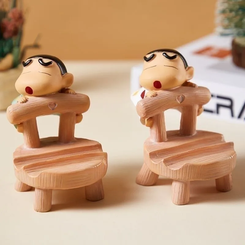 

New Crayon Shin-chan Phone Holder Cute Creativity Desktop Office Ornament Ornament Free Your Hands Drama Chasing Artifact