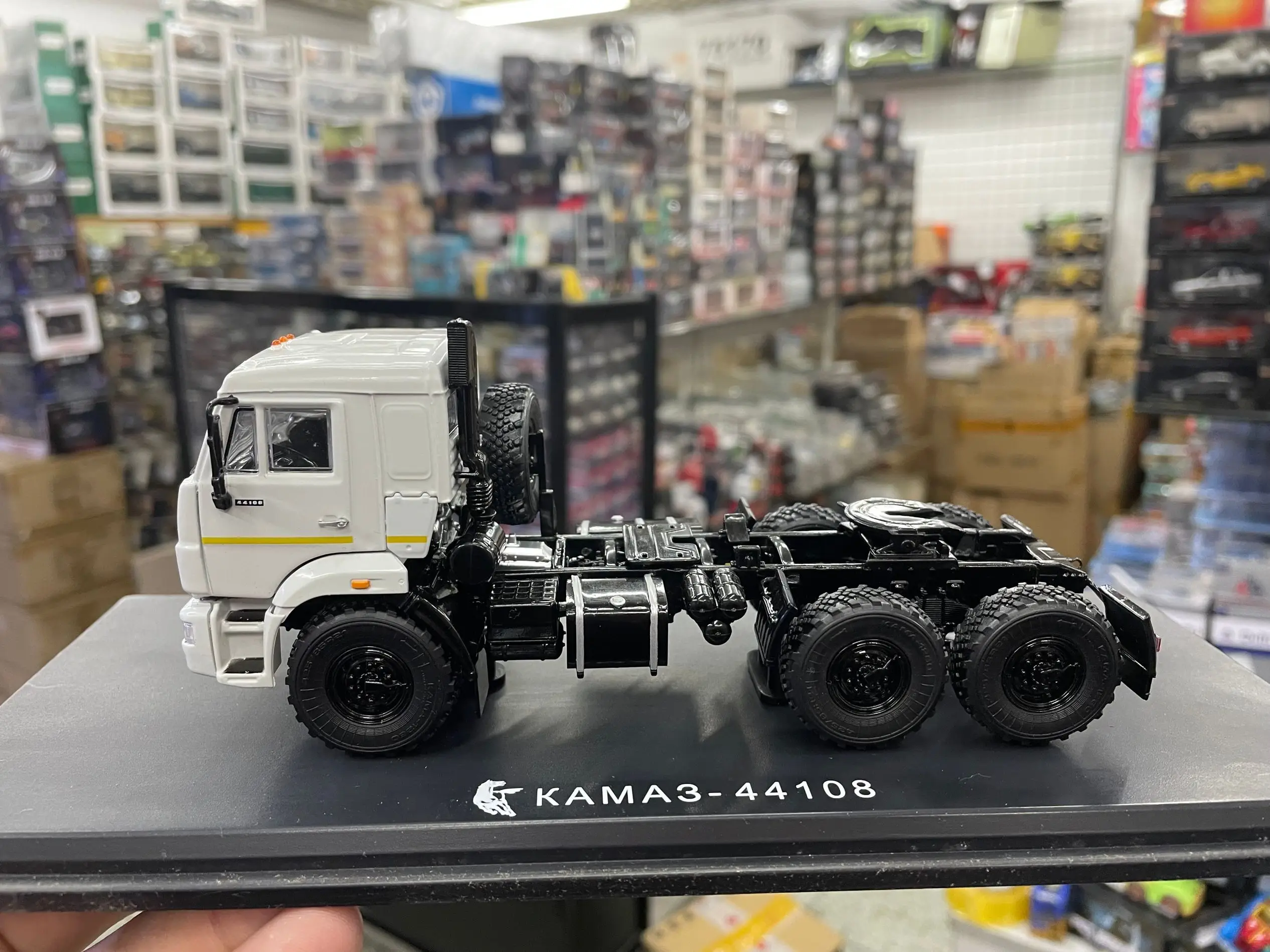 Kamaz Models Kama3-44108 6X4 Prime Mover Military Trailer Truck Model 1/43 Scale Die-Cast Model New