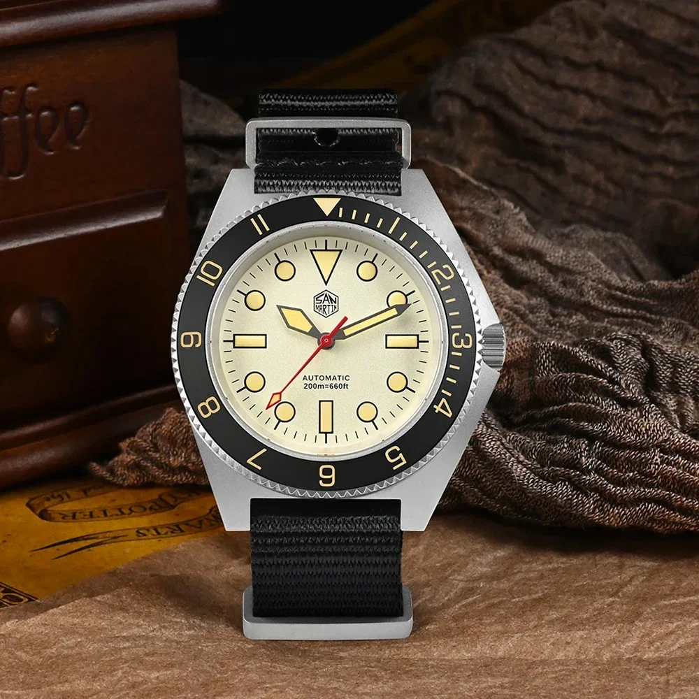 San Martin SN0123 40mm Dive Watch Vintage Bead Blasted Case NH35 Automatic Mechanical Sapphire Waterproof 200m Luminous Watches