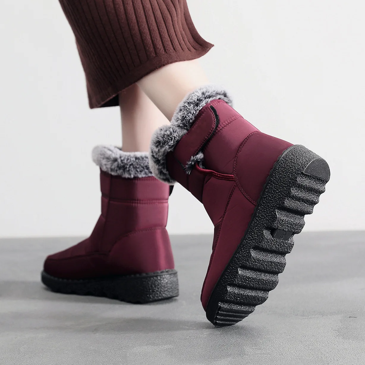 Damen-Winterstiefel bis zur Wadenmitte, wasserdicht, mit Kunstfell gefüttert, mit Klettverschluss, rutschfest, dicke Sohle, warme Outdoor-Stiefel für kaltes Wetter. – Detail 15