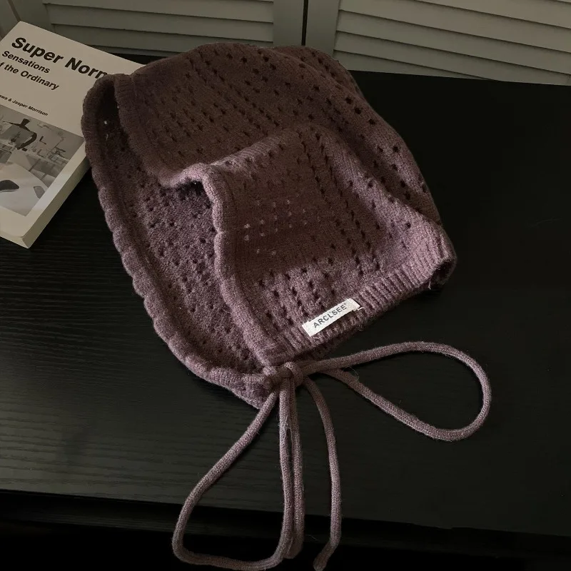 Nischen-Balaclava-Mütze in Unifarben mit Hohlstickerei, Damen-Herbst- und Wintermütze, Koreanischer Stil, Warmer Ohrenschutz, Bomber-Mütze mit Riemen – Detail 7