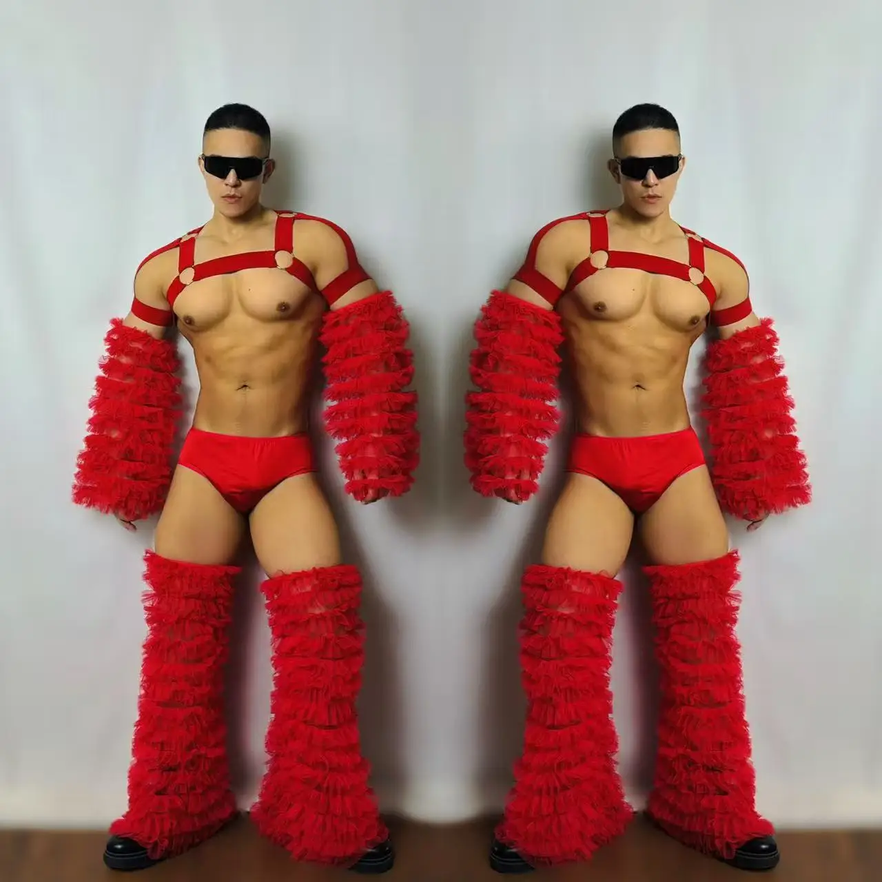 男性ダンスチーム ナイトクラブ バー DJ ゴーゴー衣装 フェスティバル クラブ パーティーショー セクシー レイブ衣装 レッドガーゼセット 大胆なステージ衣装