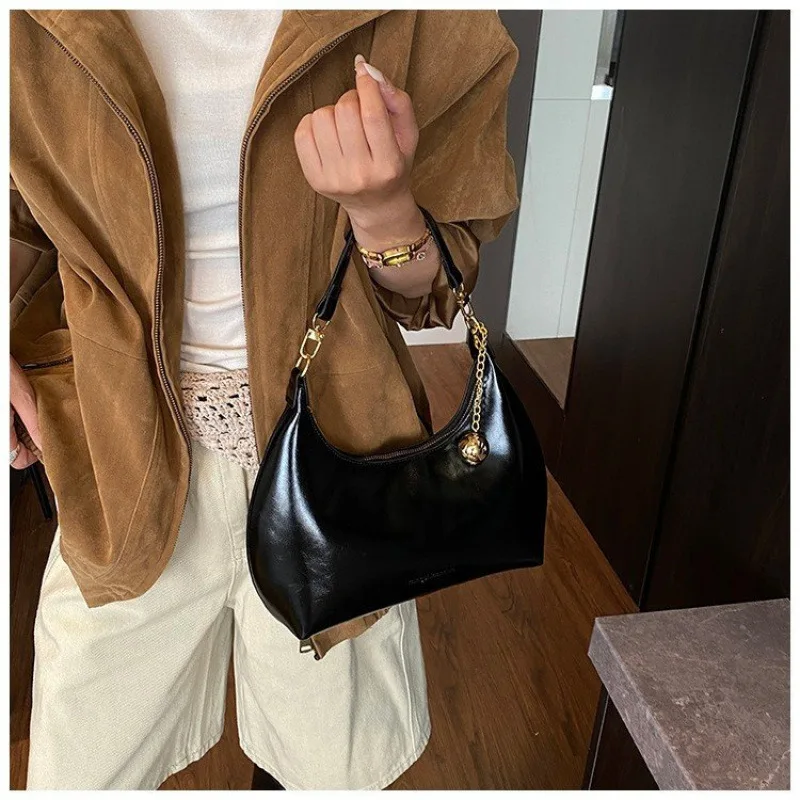 Tas Selempang Rantai Mode 2025, Tas Bahu Komuter Mewah, Tas Selempang Minimalis, Tas Chic untuk Siang dan Malam, Bertekstur