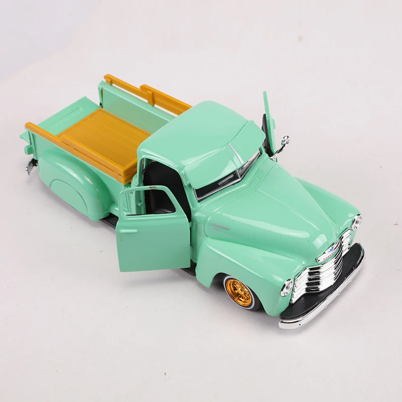 Maisto 1:25 CHEVROLET 3100 Pickup Diecast Alloy Model Car