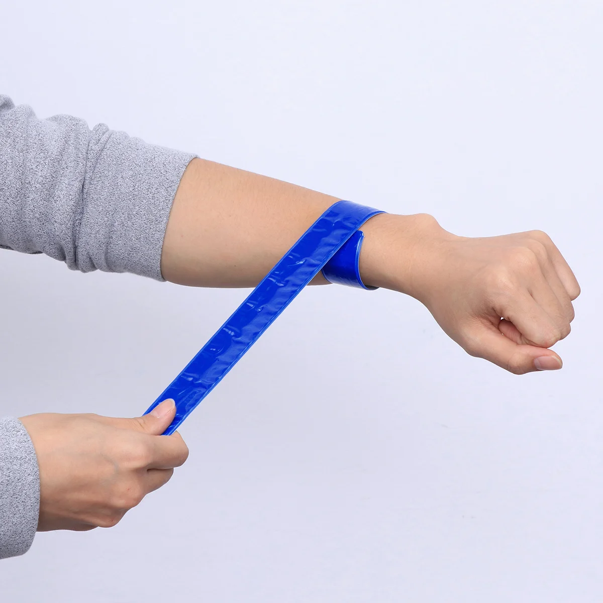 

8Pcs Reflective Wrist Band Automatically Wraps Slap Bracelets for Low Light Safety Running Walking Hiking Jogging Sport