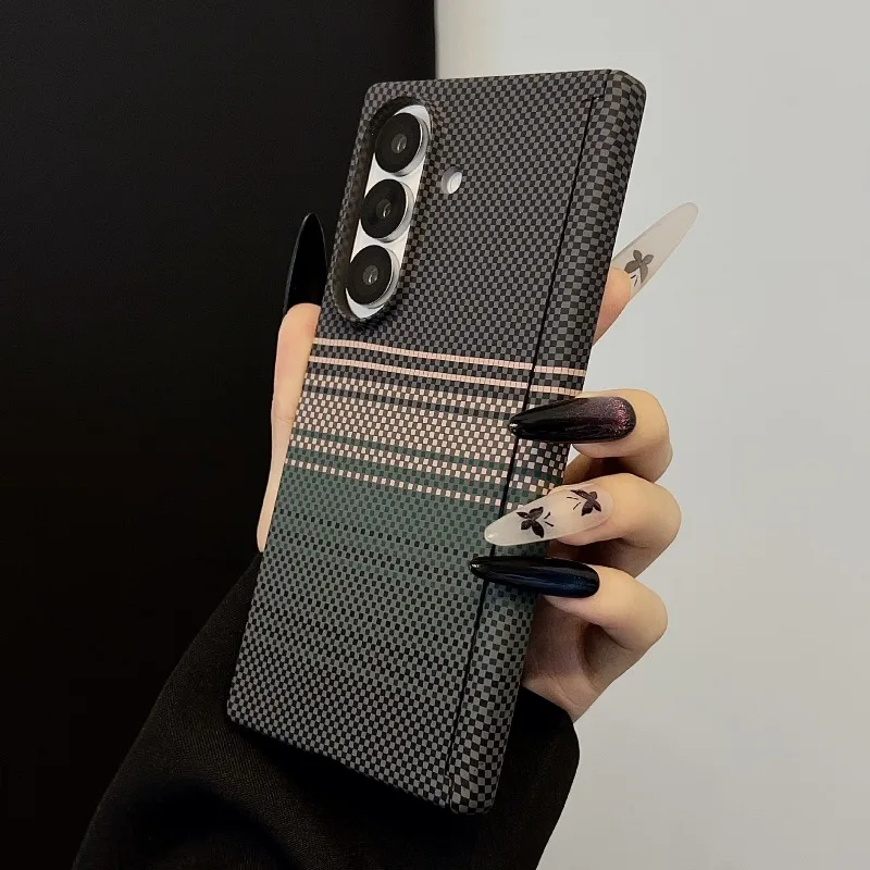 يستخدم في Samsung Z Fold7، يحتوي على نمط ألياف الكربون الجديد Z Fold7 على حافظة هاتف محمول مغناطيسية مضادة للسقوط مع محور مركزي.