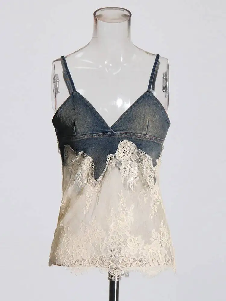 TWOTWINSTYLE المرقعة الدانتيل قطعتين مجموعة للنساء الخامس الرقبة بلوزات بلا اكمام عالية الخصر فضفاض بانت التخسيس الدنيم مجموعات الإناث جديد #1