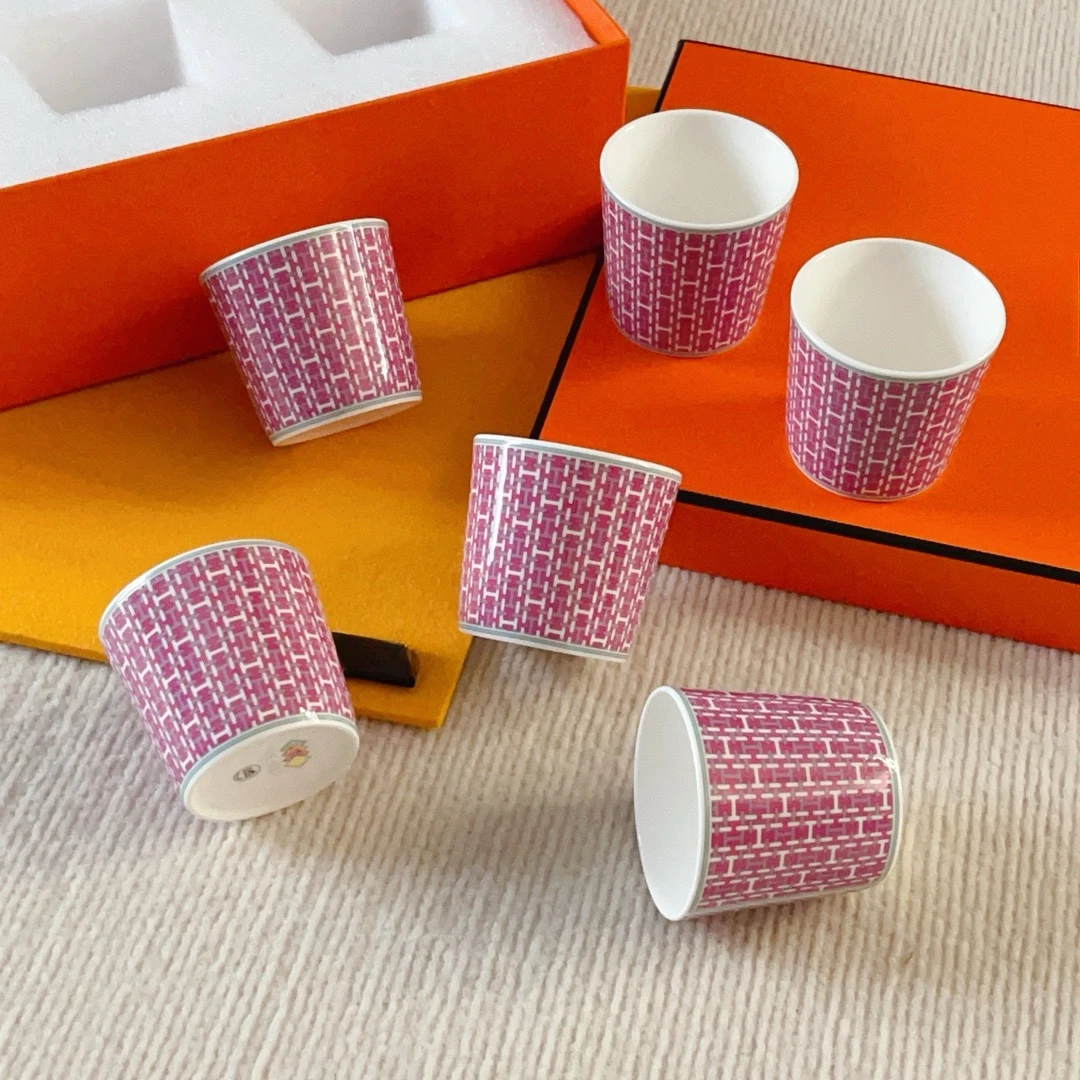 

6-piece Set of European Water Cups Small Teacups Wine Cups Coffee Cup Exquisite and Cute Gifts for Your Own Use High-end Gift