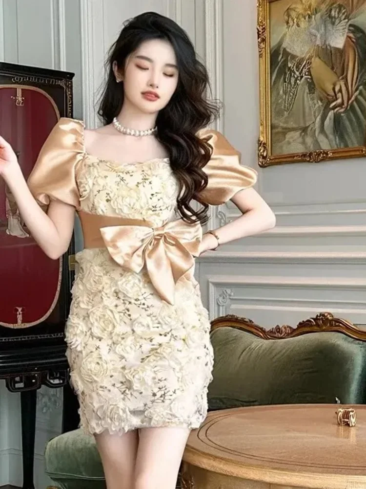 Francuska Sukienka na Imprezę dla Socjety z Luksusowym Temperamentem, Kwadratowy Dekolt, Bufiaste Rękawy, Kwiaty 3D, Kokarda, Wysoki Stan, Podkreślająca Biodra, Krótka Sukienka Damska